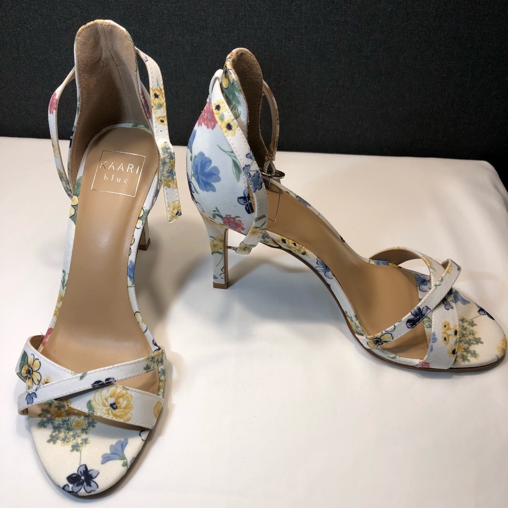 KAARI Blue 4” strappy heel white floral